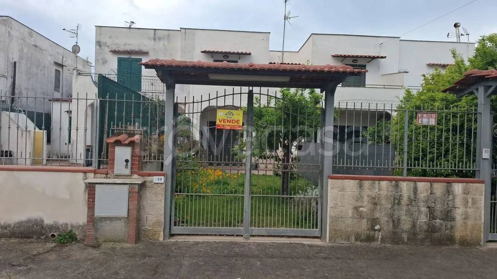 casa indipendente in vendita a Cellole