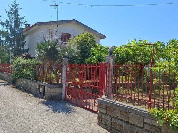 casa indipendente in vendita a Cellole