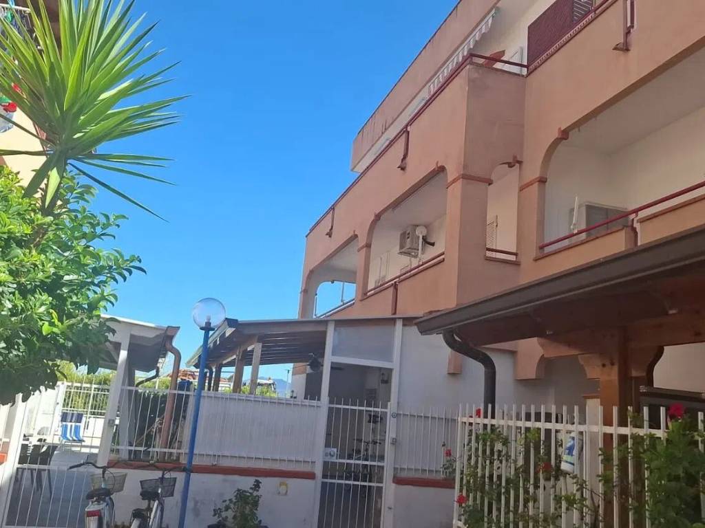 appartamento in vendita a Cellole in zona Baia Felice