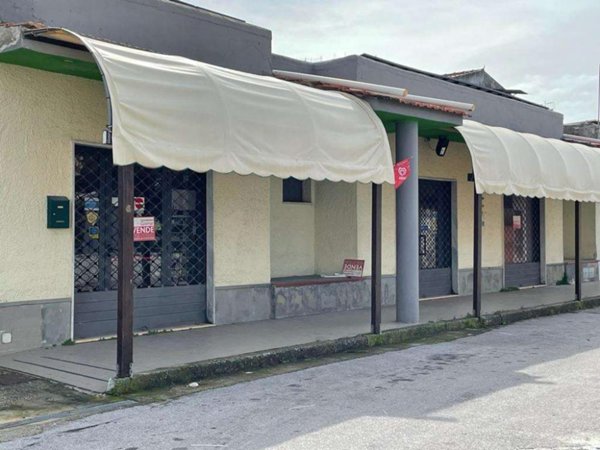 negozio in vendita a Cellole in zona Baia Felice