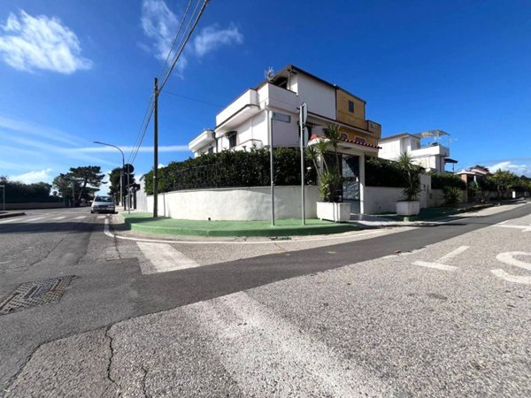 casa indipendente in vendita a Cellole in zona Baia Felice