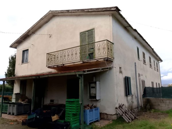 casa indipendente in vendita a Cellole