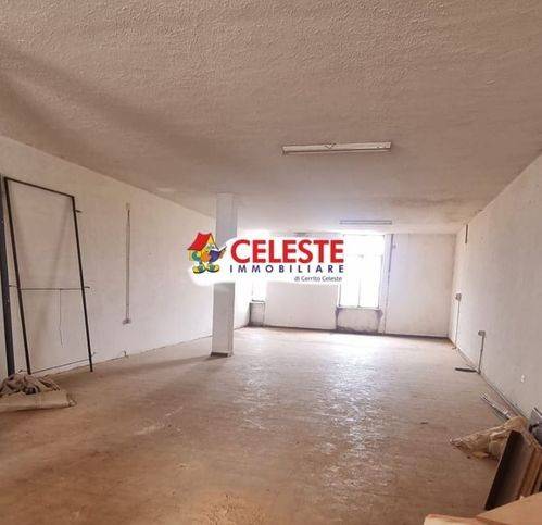 negozio in vendita a Cellole