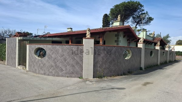 casa indipendente in vendita a Cellole in zona Baia Felice