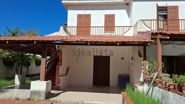 casa indipendente in vendita a Cellole in zona Baia Felice