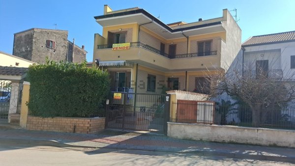 casa indipendente in vendita a Cellole