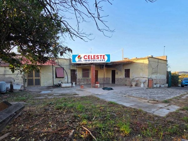 casa indipendente in vendita a Cellole