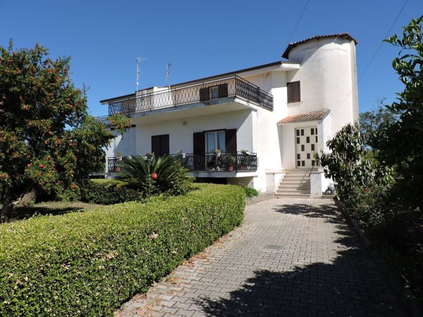 casa indipendente in vendita a Cellole