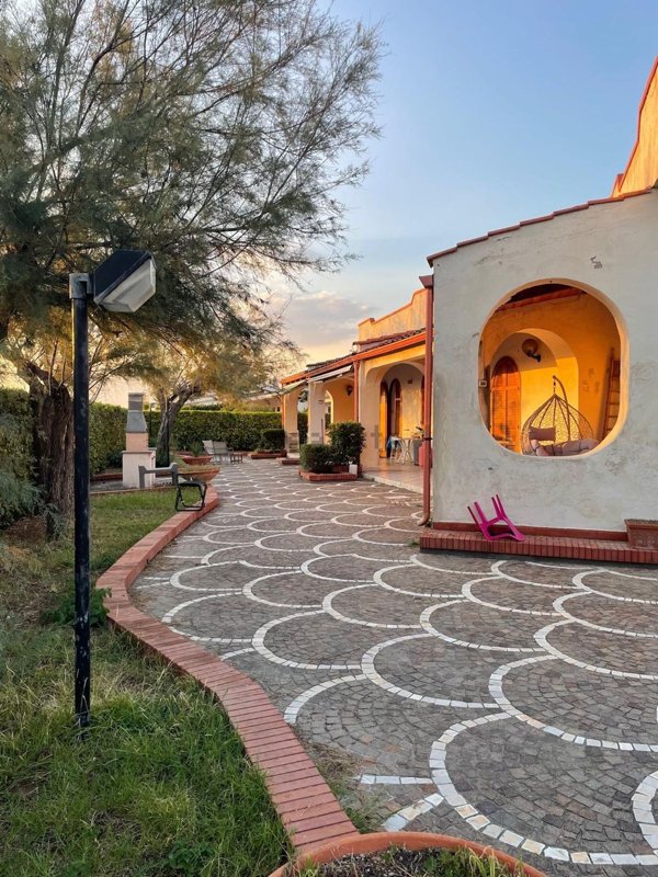 casa indipendente in vendita a Cellole