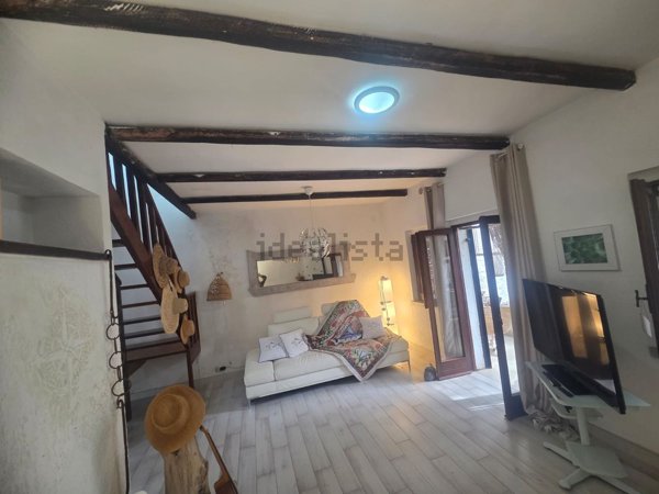 casa indipendente in vendita a Cellole