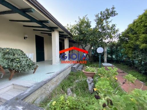 casa indipendente in vendita a Cellole