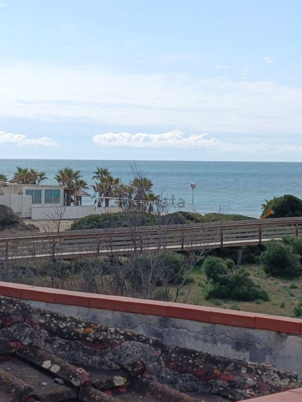 casa indipendente in vendita a Cellole