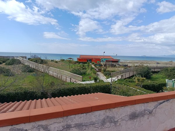 casa indipendente in vendita a Cellole