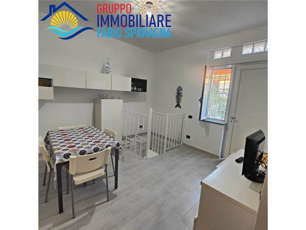 casa indipendente in vendita a Cellole