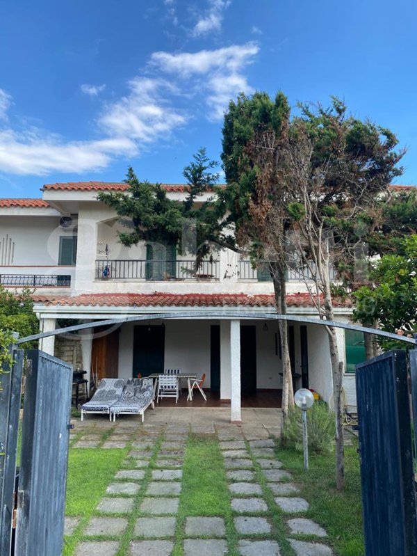 casa indipendente in vendita a Cellole