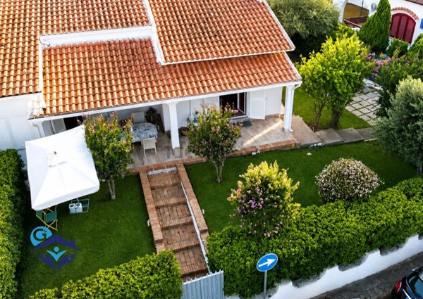 casa indipendente in vendita a Cellole