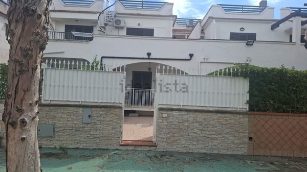 casa indipendente in vendita a Cellole in zona Baia Felice