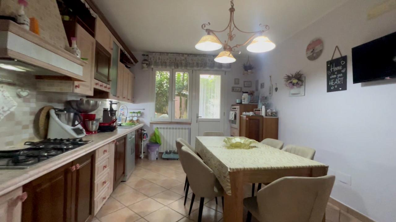 casa indipendente in vendita a Casapesenna