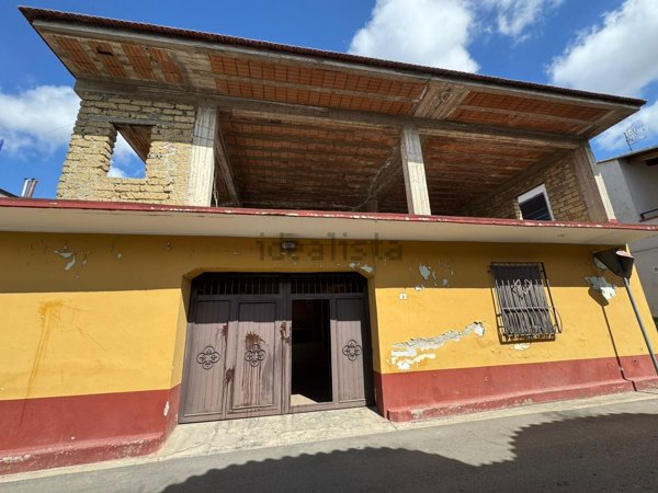 casa indipendente in vendita a Casapesenna