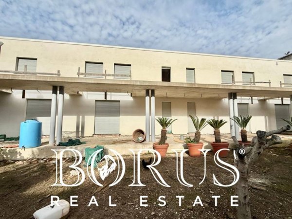 casa indipendente in vendita a Casapesenna