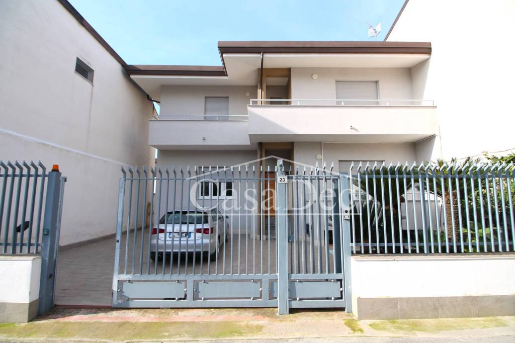 casa indipendente in vendita a Casapesenna