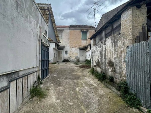 pentavano in vendita a Casapesenna