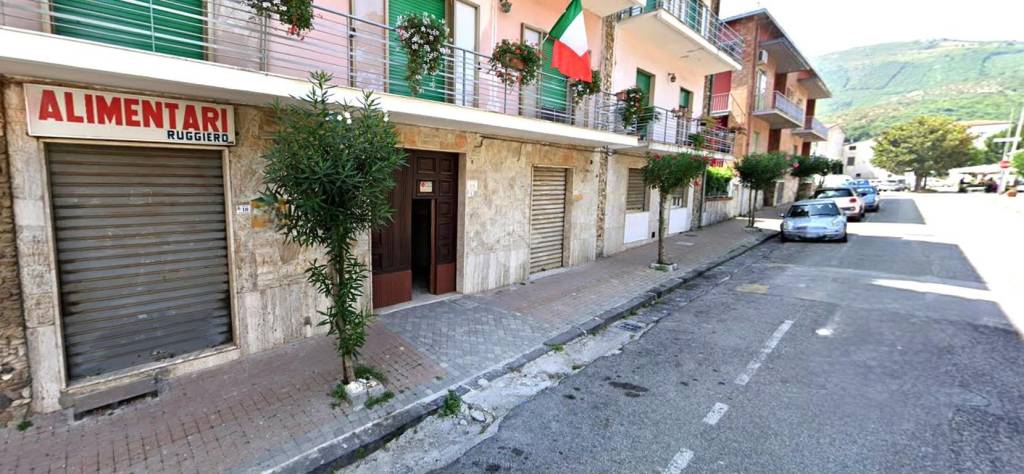 locale commerciale in vendita ad Airola