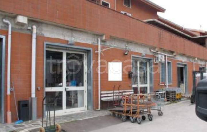 locale commerciale in vendita ad Airola