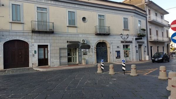 locale commerciale in vendita ad Airola