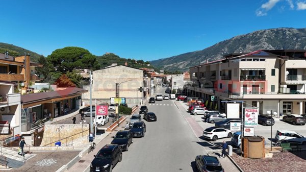 locale commerciale in vendita ad Airola