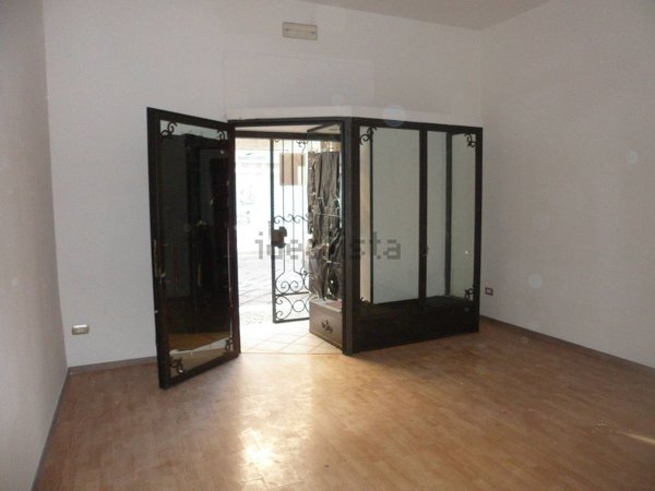 locale commerciale in vendita ad Airola