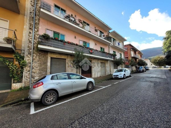 locale commerciale in vendita ad Airola