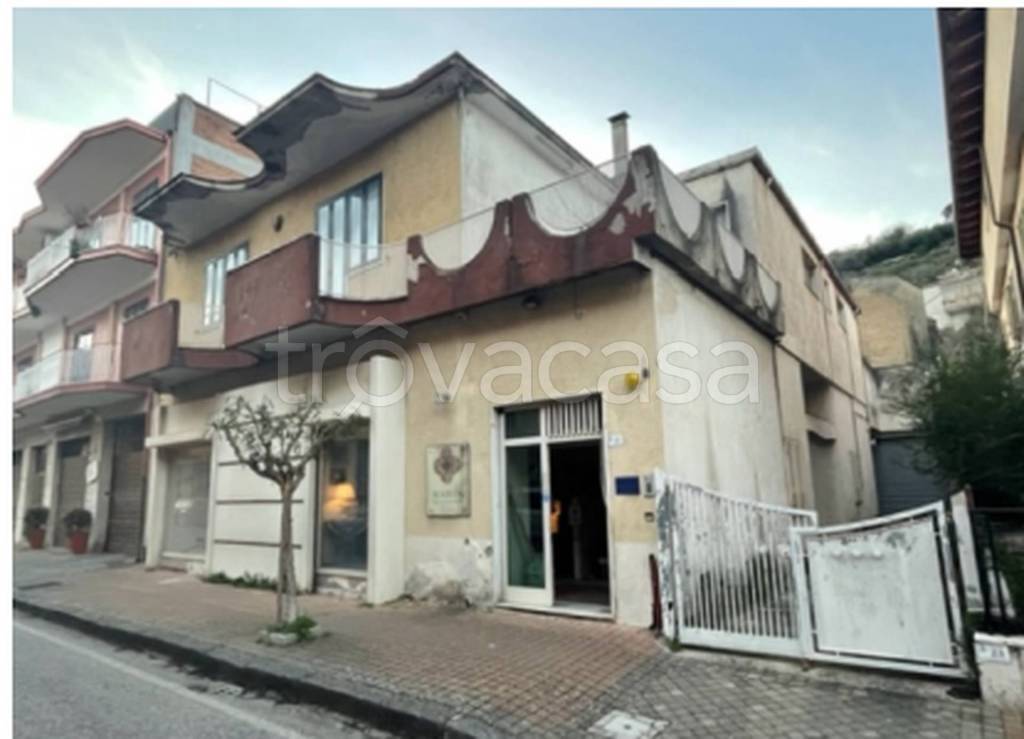 negozio in vendita ad Airola