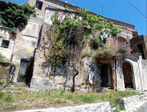 casale in vendita ad Airola