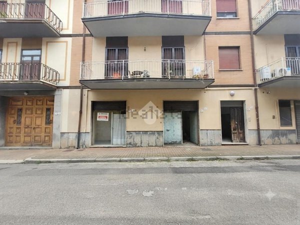 locale commerciale in vendita ad Airola