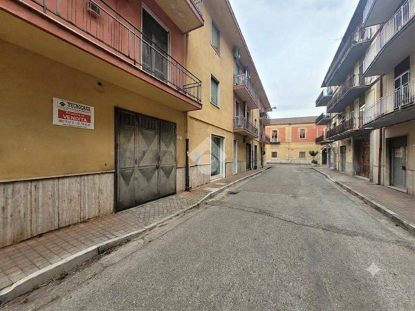 locale commerciale in vendita ad Airola