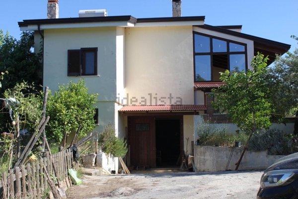 casa indipendente in vendita ad Amorosi