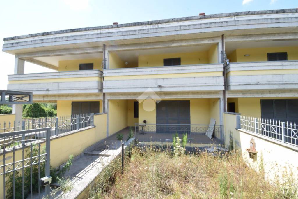 casa indipendente in vendita ad Amorosi