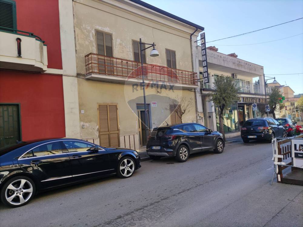casa indipendente in vendita ad Amorosi