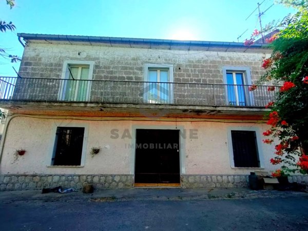 casa indipendente in vendita ad Amorosi
