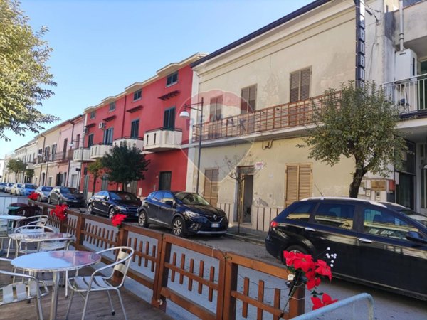 casa indipendente in vendita ad Amorosi