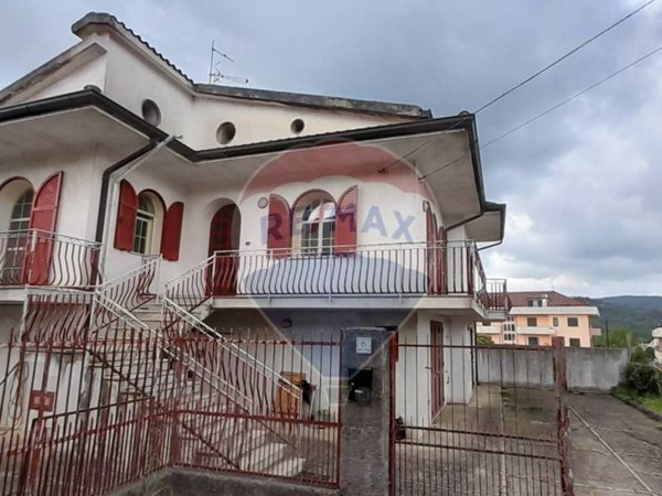 casa indipendente in vendita ad Amorosi