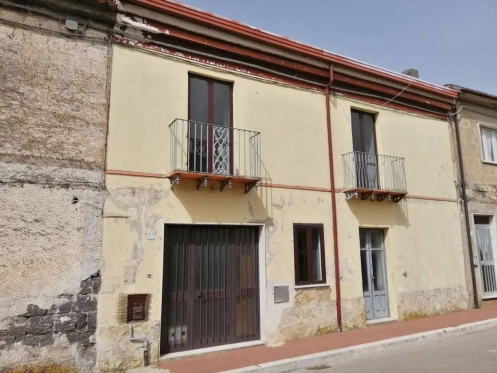 casa indipendente in vendita ad Amorosi