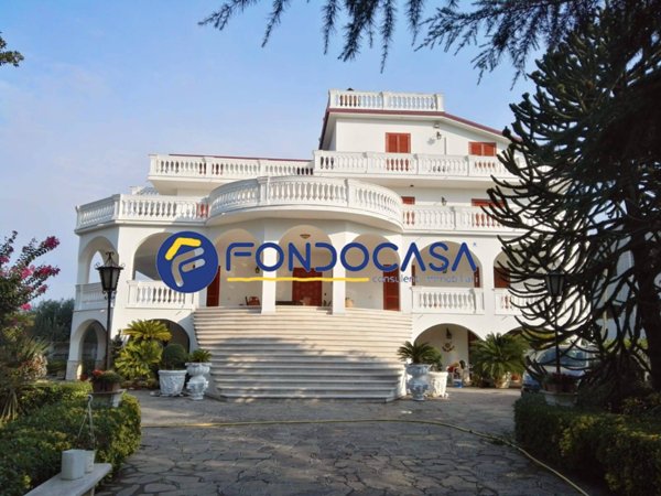 casa indipendente in vendita ad Amorosi