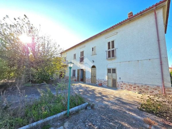 casa indipendente in vendita ad Amorosi