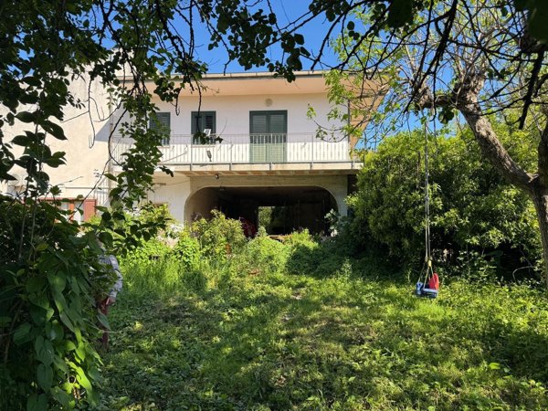 casa indipendente in vendita ad Amorosi