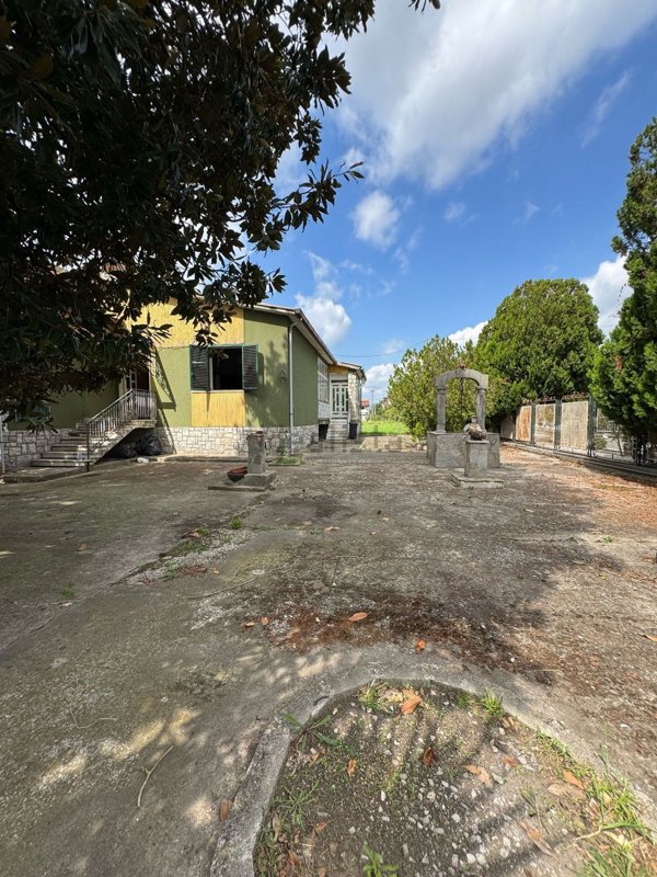 casa indipendente in vendita ad Amorosi