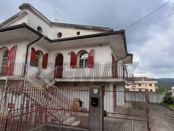 casa indipendente in vendita ad Amorosi
