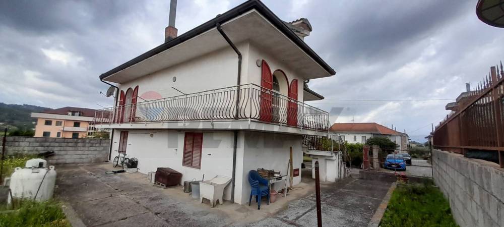 casa indipendente in vendita ad Amorosi