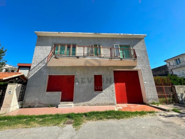 casa indipendente in vendita ad Amorosi